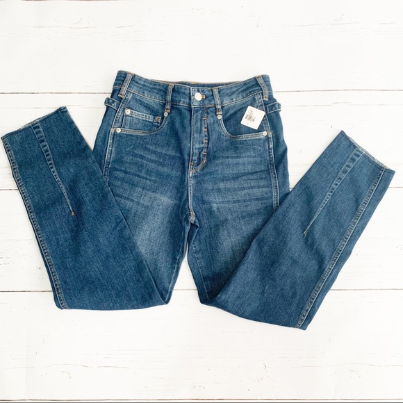 Brand New Anthropologie Pilcro buckled ultra high rise cropped slim jeans - Picture 3 of 9